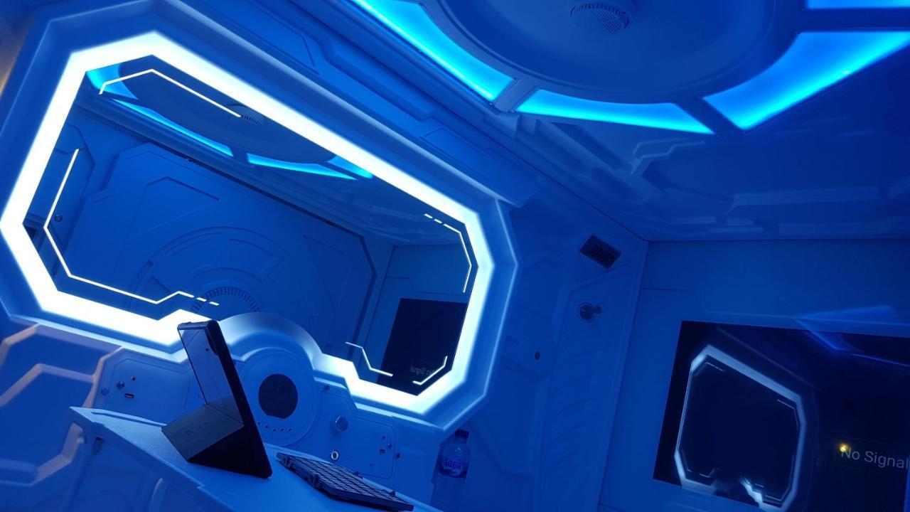 Apollo Capsule Hotel Ende Buitenkant foto
