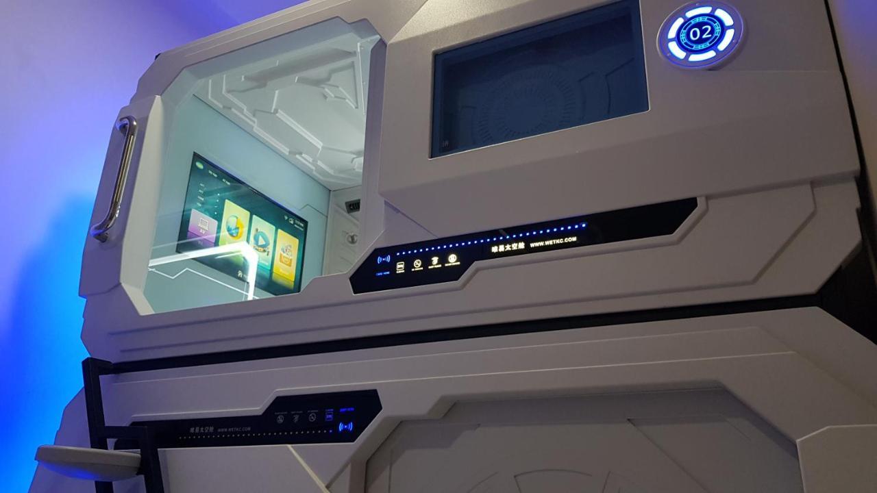 Apollo Capsule Hotel Ende Buitenkant foto